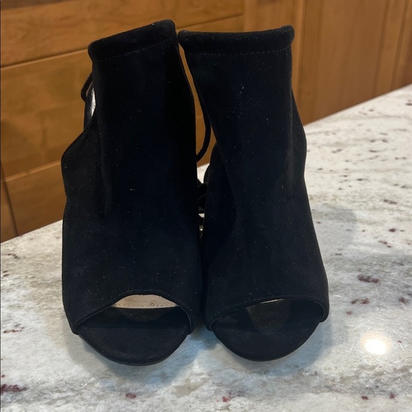Elegant Black Women's Heeled Booties - Picture 2 of 6